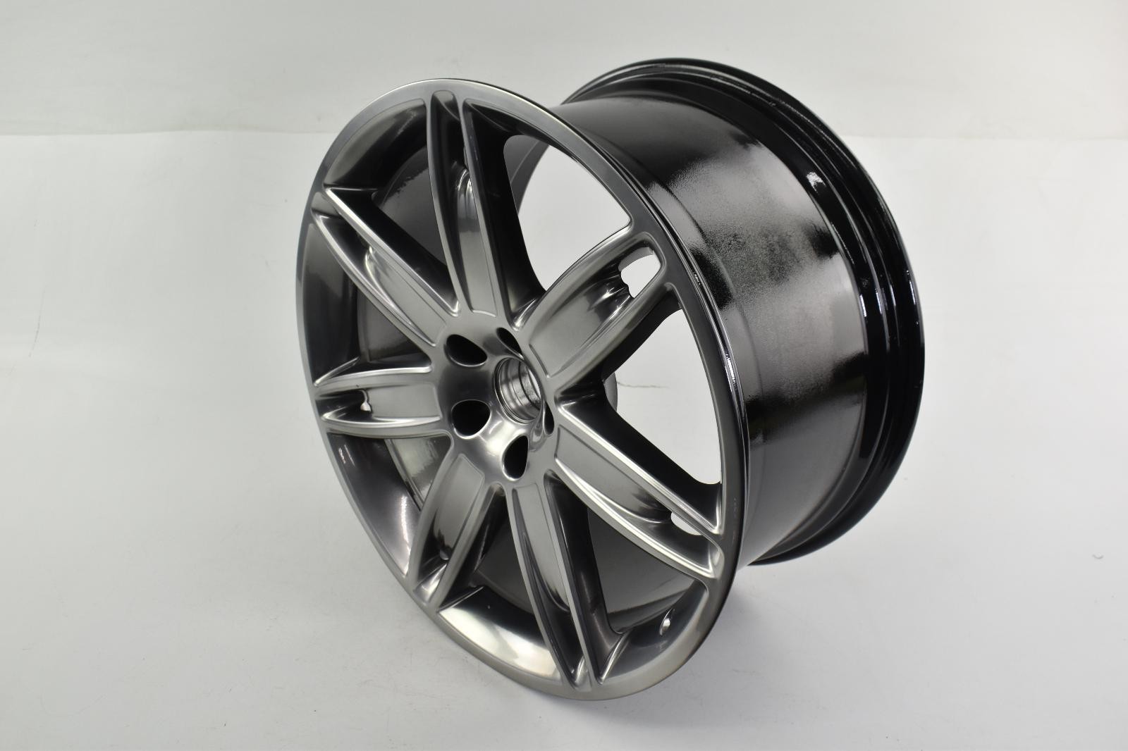2017 Maserati Quattroporte Wheel OEM Assembly
