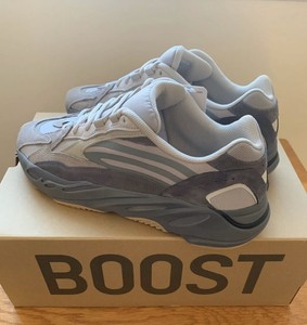 adidas ultra boost 700