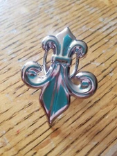 AVON Fleur De Lys Scarf Ring  New Old Stock costume jewelry 