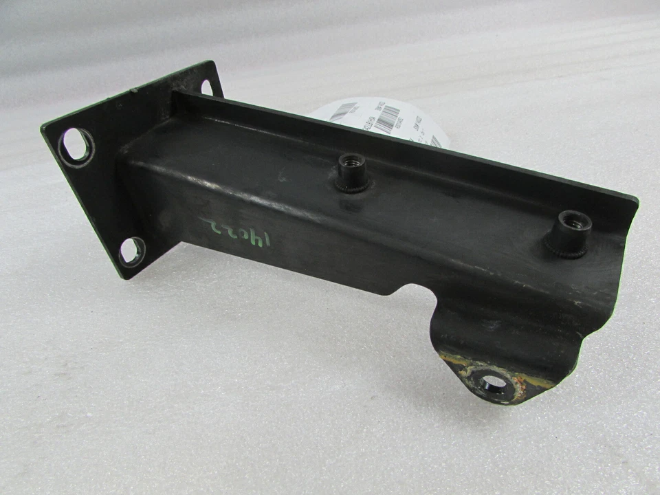 Lamborghini Gallardo, LP560, RH, soporte de bisagra derecha, usado, P/N 400809126 Foto 2 de 4