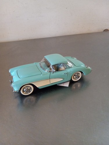 FRANKLIN MINT 1956 CHEVROLET CORVETTE MINT GREEN/BEIGE 1:24 SCALE - Picture 8 of 13