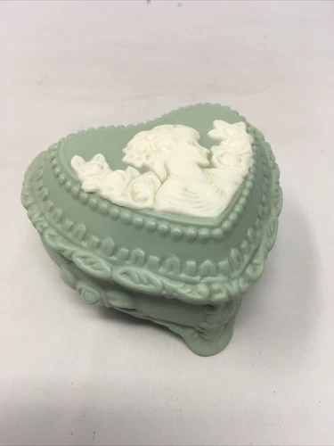 Vintage Victorian Style Cameo Gibson Girl Ceramic Porcelain Heart Trinket Box