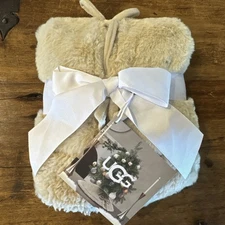 Ugg Light Sand  22” Cynthia Mini Tree Skirt NWT Christmas Tree