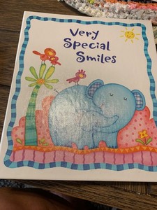 Hallmark Very Special Smiles: Ring Photo Album Holds 72 Photos 4x6" or 3-1/2x5"
