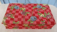 Ancienne boîte à couture ou rangement en carton et tissu