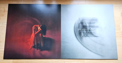 Ghostly Kisses: Darkroom und Acoustic Collection auf LP