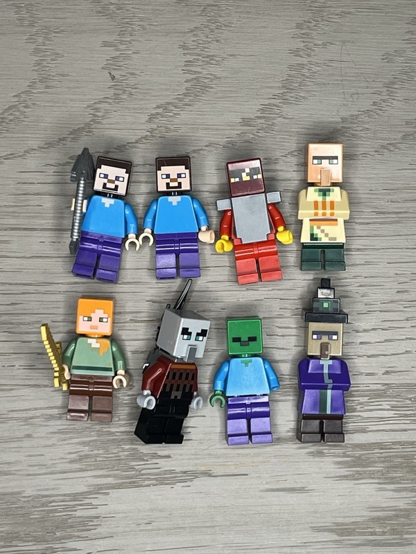 lego Minecraft  minifigures Lot Of 8 + Accessories 