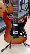 SQUIER STRATCASTER BY FENDER Used Poplarbody Mapleneck Laurelfingerboard/Gigcase