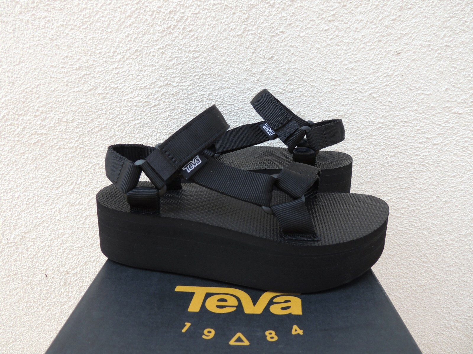 teva candy stripe black