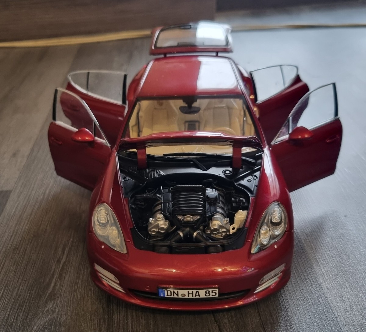 NOREV HQ ÉCHELLE 1/18 PORSCHE PANAMERA TURBO ROUGE EUR 74,90 - FR