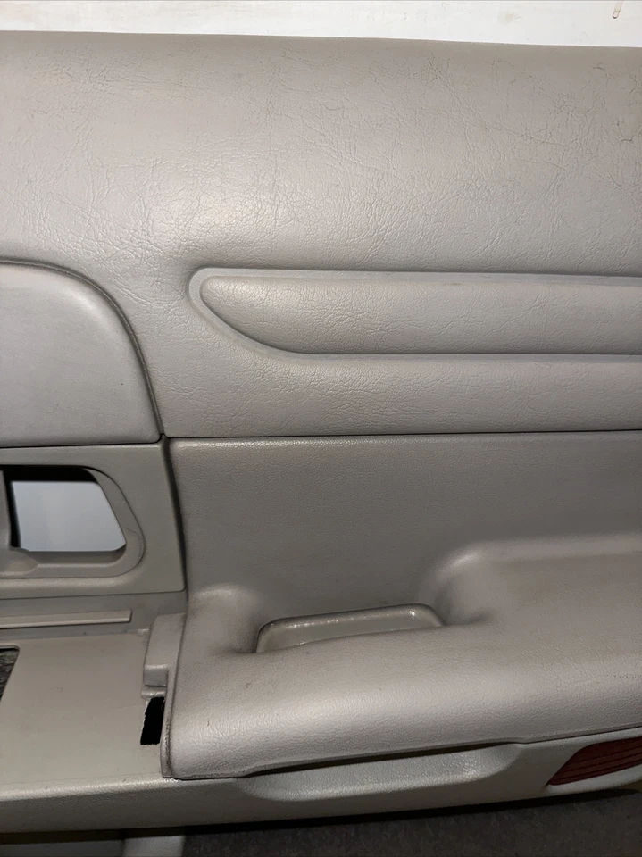 95 96 97 98 99 00 01 02 Ford Crown Victoria Vic Pasajero Panel Puerta Lateral Gris Foto 3 de 4