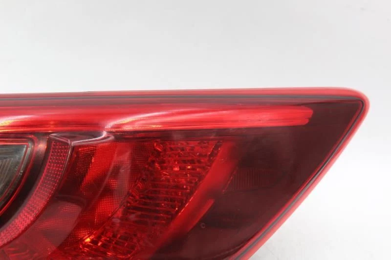 Panel halógeno de cuarto de luz trasera para pasajero derecho compatible con Mazda CX-3 2016 OEM #22411 Foto 4 de 4