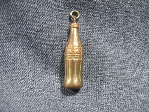 Vintage goldtone miniature Coca Cola bottle pendant - Picture 5 of 7