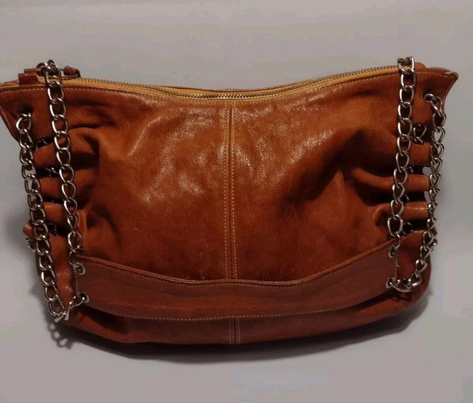 复古真皮干邑棕色单肩包 W 褶皱侧面和链条肩带 — 第 2/4 张图片