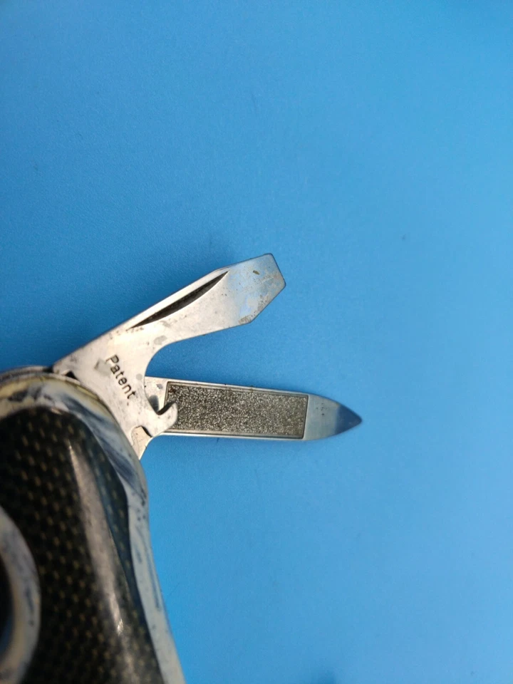 Swiss Army Wenger Discontinued Jorg Hysek Knife Luxury Used Damaged Carbon Fibre - Image 4 of 4