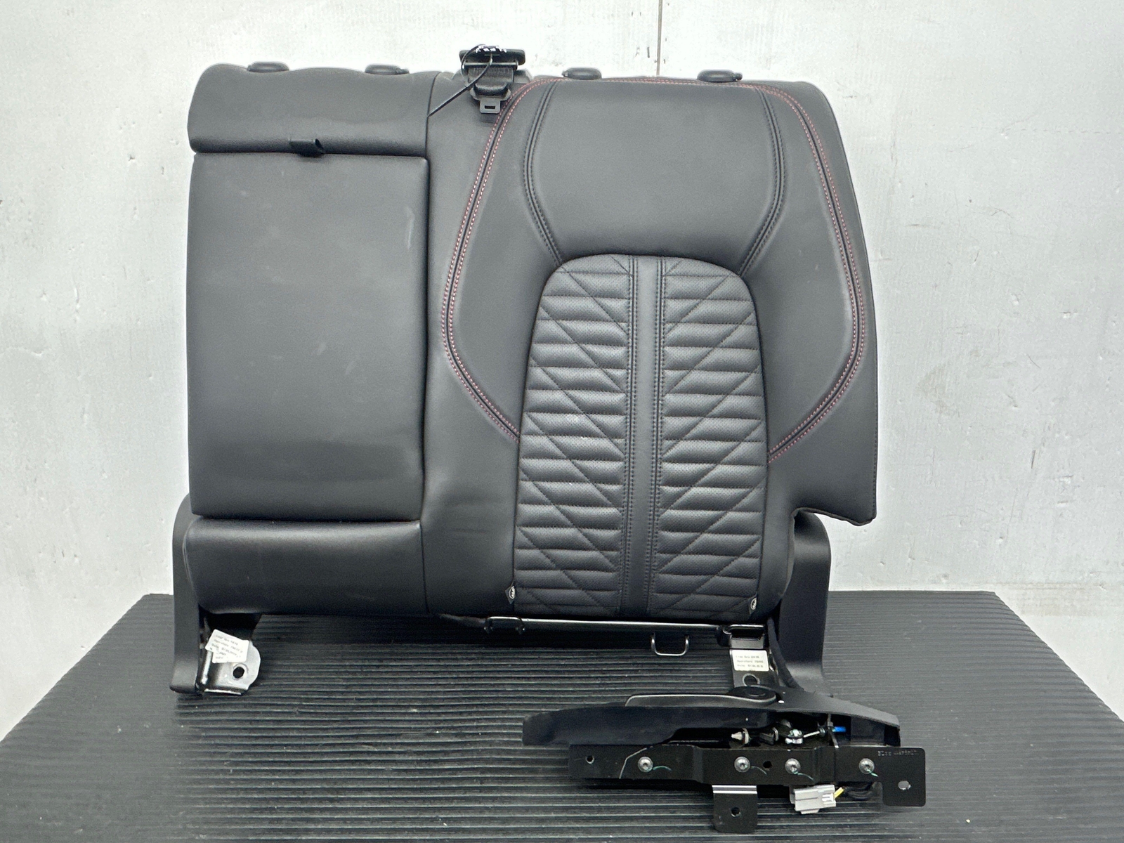 2017 - 2020 MASERATI LEVANTE M161 OEM REAR LEFT UPPER SEAT CUSHION BLACK LEATHER