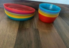Bunte Kunststoffschalen Set - Teller und Schüsseln