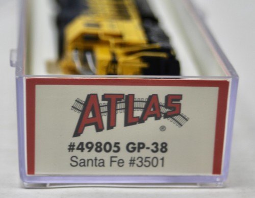 Atlas - N-Scale Santa Fe EMD GP-38 Locomotive #3501 - Picture 3 of 3
