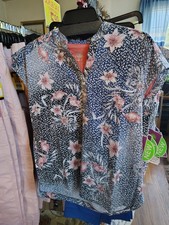 Healing Hands Women's Scrub Top M NEW