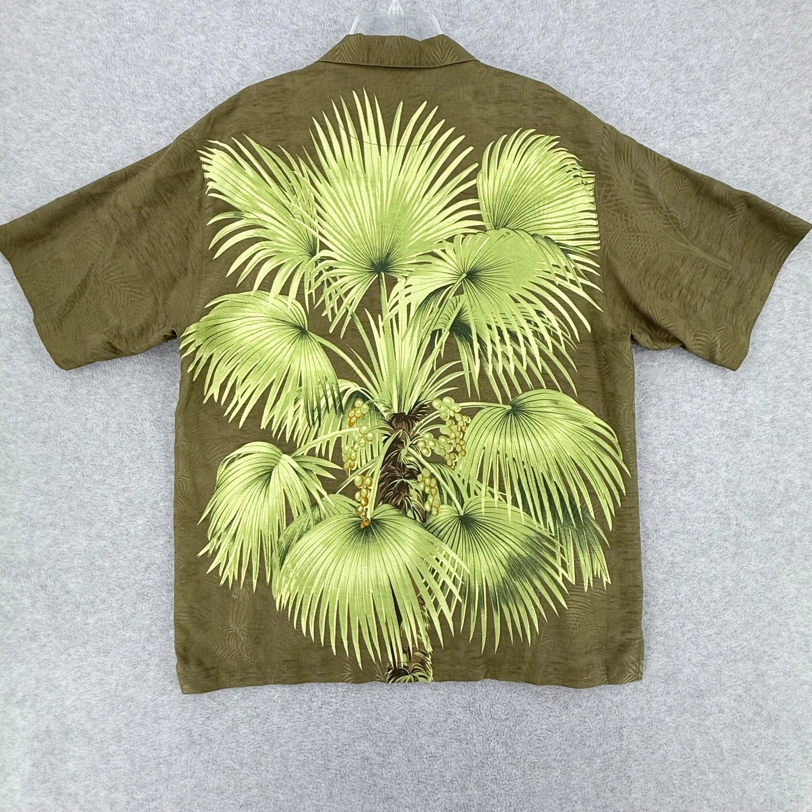 Tommy Bahama Shirt Mens Large 100% Silk Green Hawaiian Palm Leaves Beach Camp