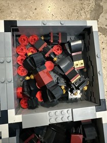 LEGO Miscellaneous: Lego Chess (40174), 99% Complete