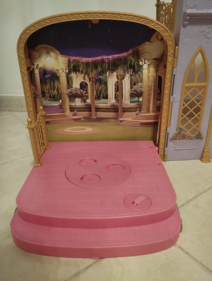 Il Castello di Barbie le 12 principesse  danzanti - Immagine 3 di 4