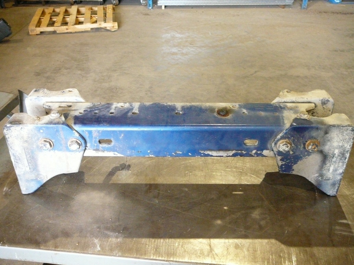 KENWORTH CARRIER BEARING CROSSMEMEMBER PACCAR A24-1009 W/GUSSETS