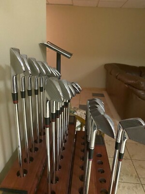 超希少 Ben Hogan 公式ディスプレイスタンド 1998年 Apex s-l400.jpg