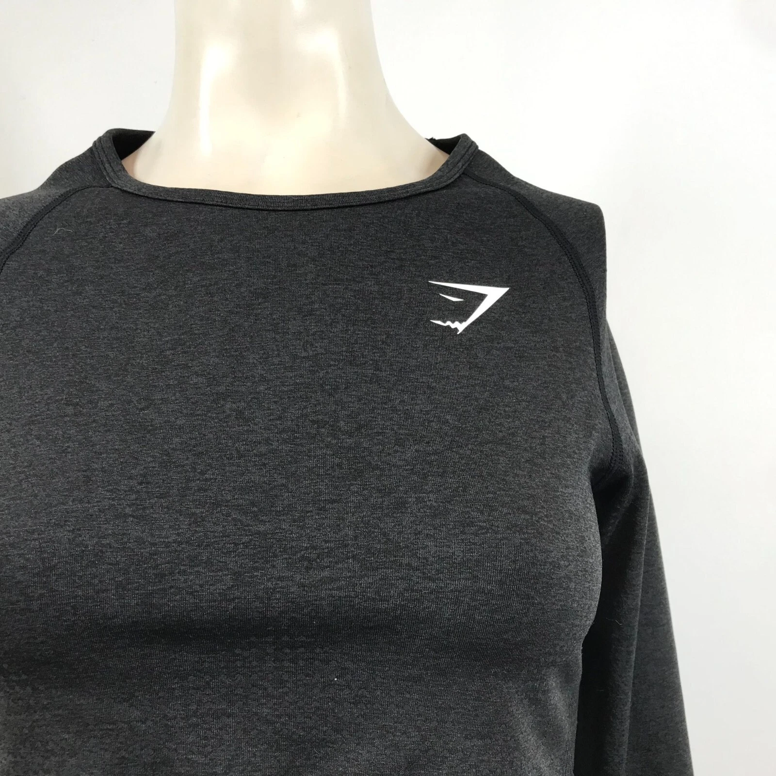 gymshark long sleeve round neck crop fitness lifting shirt