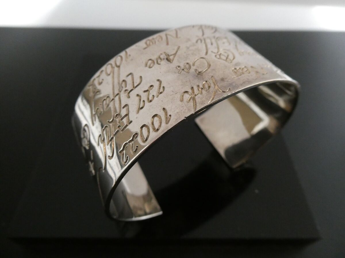 Authentic Tiffany & Co. 1997 Fifth Ave New York Sterling 925 Authentic Tiffany & Co. 1997 Fifth Ave New York Sterling 925