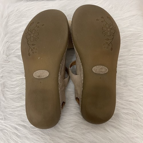 Clarks Artisan Womens US Size 5M Beige Leather Mary Jane T-Strap Flats - Picture 9 of 11