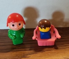 BLUE BOX TOYS Made In Hong Kong Plastic People and Chair Lot HTF