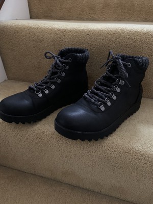 skechers mountain kiss