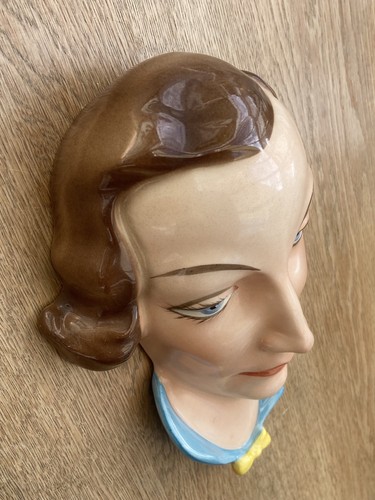 Art Deco Czechoslovakian hand painted ceramic wall mask 1930’s by Erphila - Picture 4 of 15