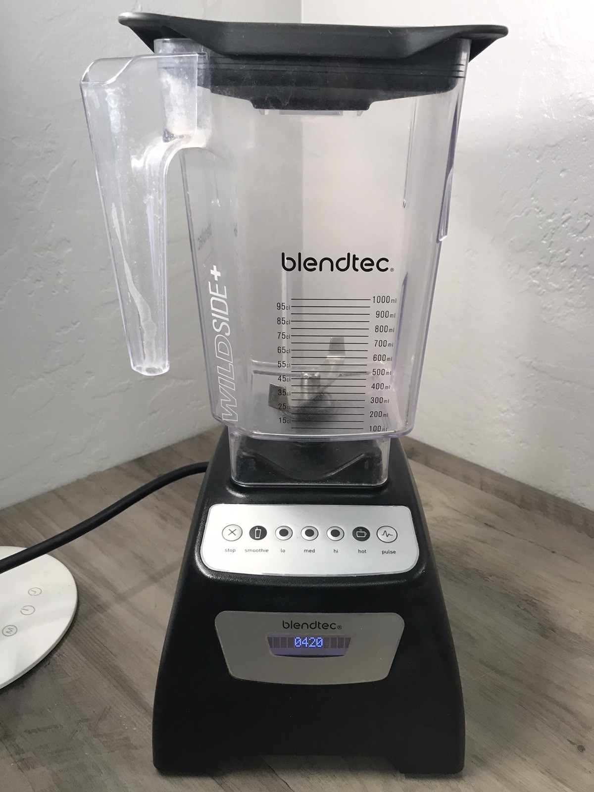 Blendtec Total Blender Classic 570 w/Jar & Lid | CTB2 - 1575