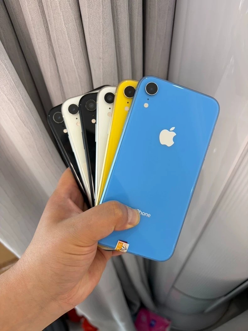 Apple iPhone XR White 64gb SIM Network Unlocked IOS Smartphone