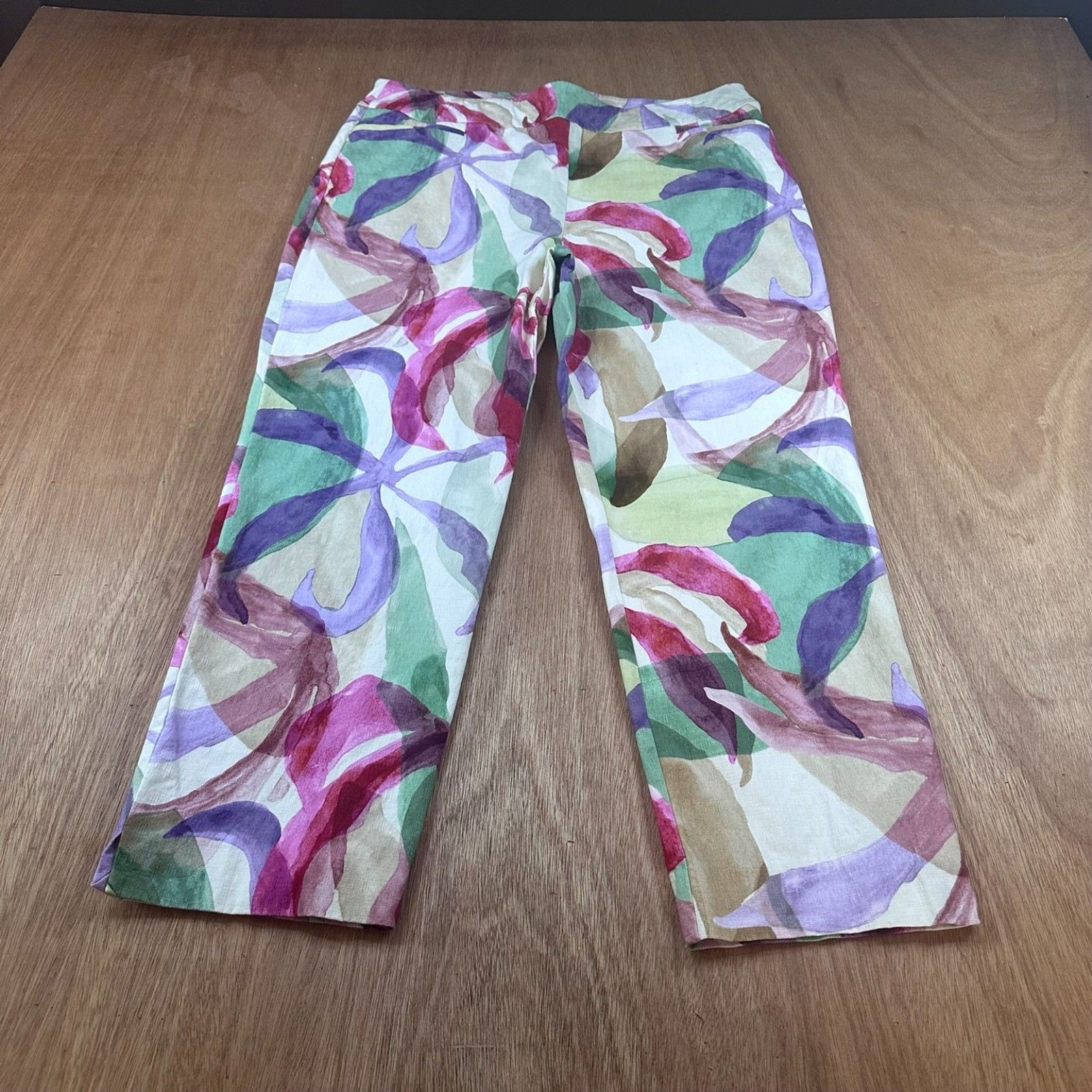 Chico’s Women’s Floral Pants Size 1 S (10) Straight Leg Cropped Tropical