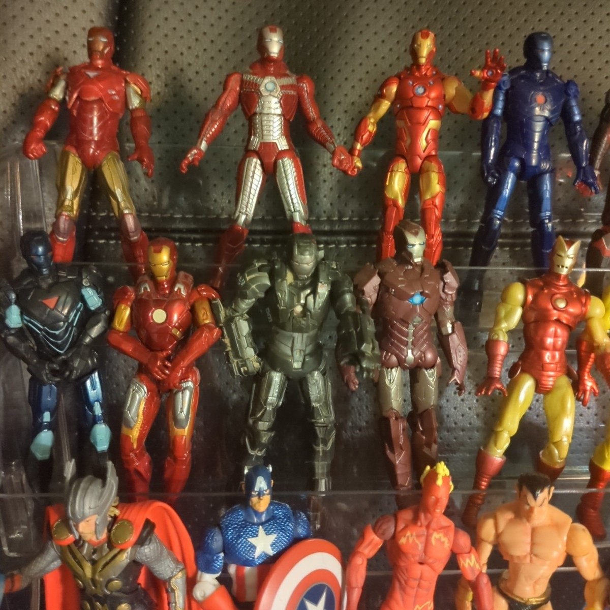 Marvel Universe 3.75 Action Figure 26 Lot. Ironman, Avengers