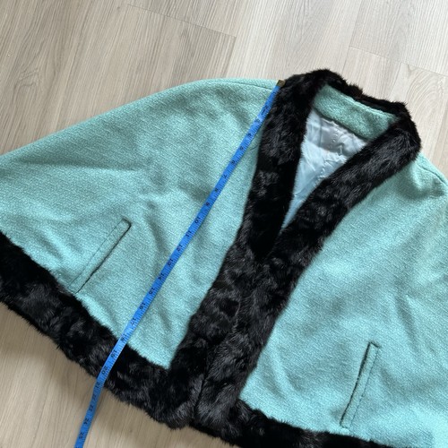 Vintage 50s 60s Turquoise Blue & Black Fur Trim Cape Read* - Picture 20 of 21