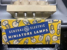 VINTAGE GENERAL ELECTRIC MINIATURE RADIO LAMPS CG-410-E1 No. 47 Box of 9 bulbs