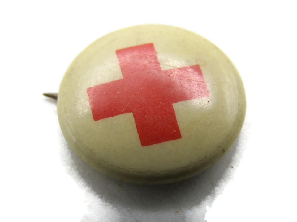 Vintage Red Cross Button - Image 2 of 4