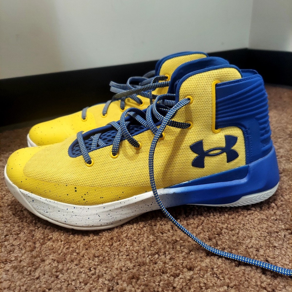 Yellow Men's Under Armour Curry Basketball Shoes Under Armour