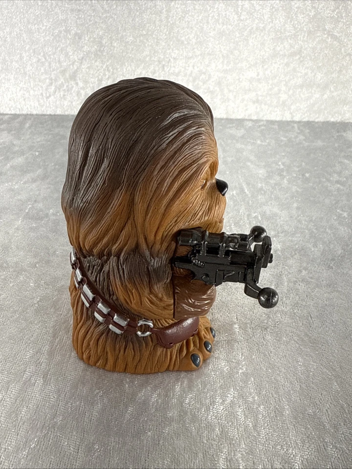 Figura de colección Star Wars Tomy Chewbacca 2001 necesita baterías no funciona Foto 2 de 4