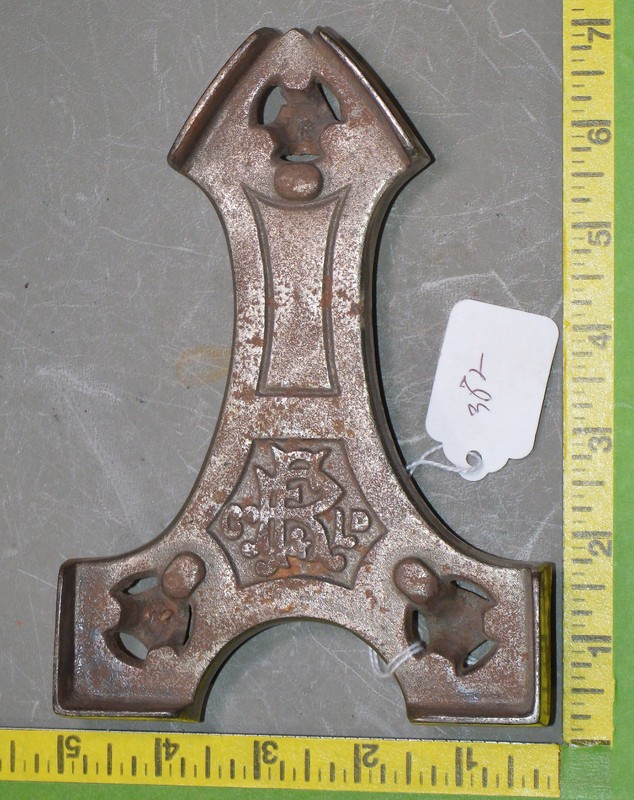 Vintage Cast Iron Trivet for Sadiron or Electric iron inv 382