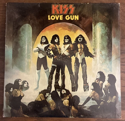 Kiss LOVE GUN NBLP-7057 W/ Inserts 1977 LP Casablanca Records Vinyl