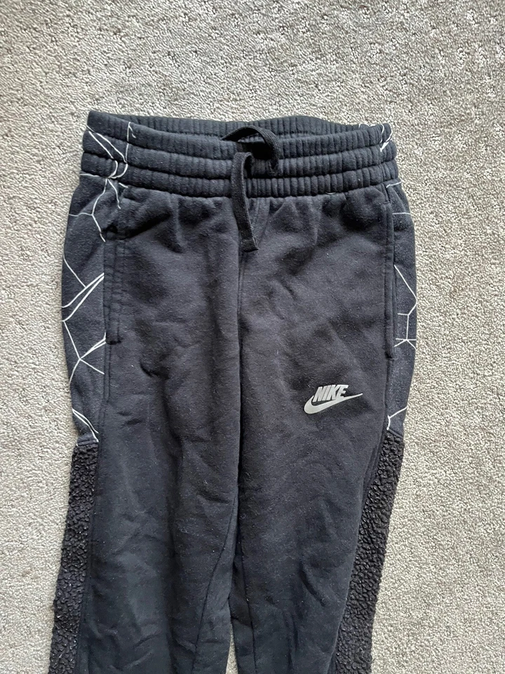 Calça reflexiva Nike masculina invernoizada clube lã preta DJ5516 pequena - Imagem 2 de 4