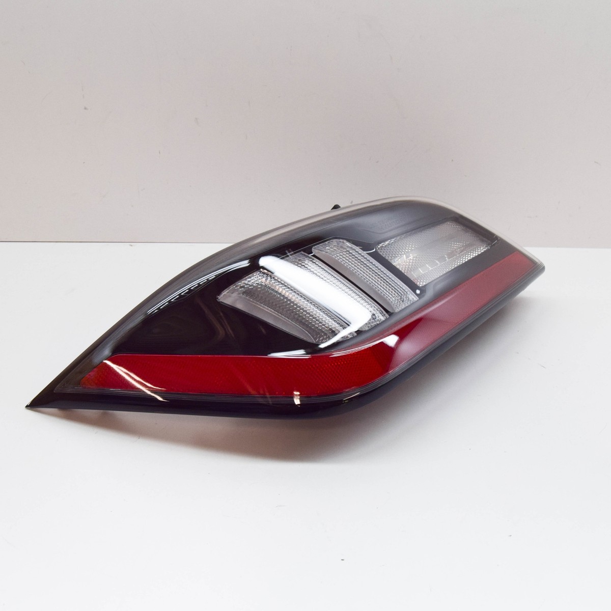 Hyundai Kona MK1 Blinker hinten links LHD 92405J9610 NEU Hyundai Kona MK1 Blinker hinten links LHD 92405J9610 NEU