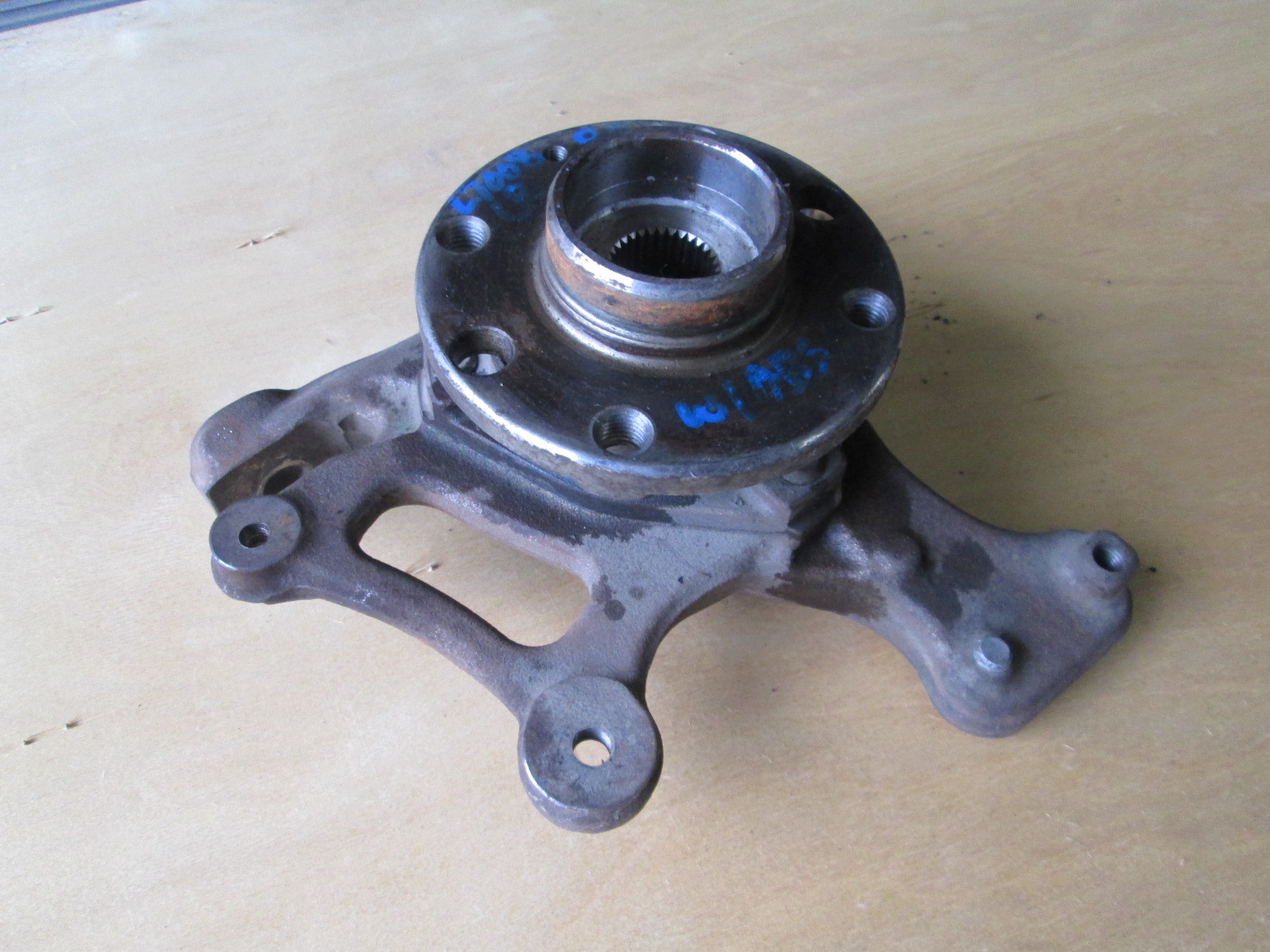 Lotus Elise 2005 - LH Rear Hub - Spindle - Wheel Bearing - Knuckle