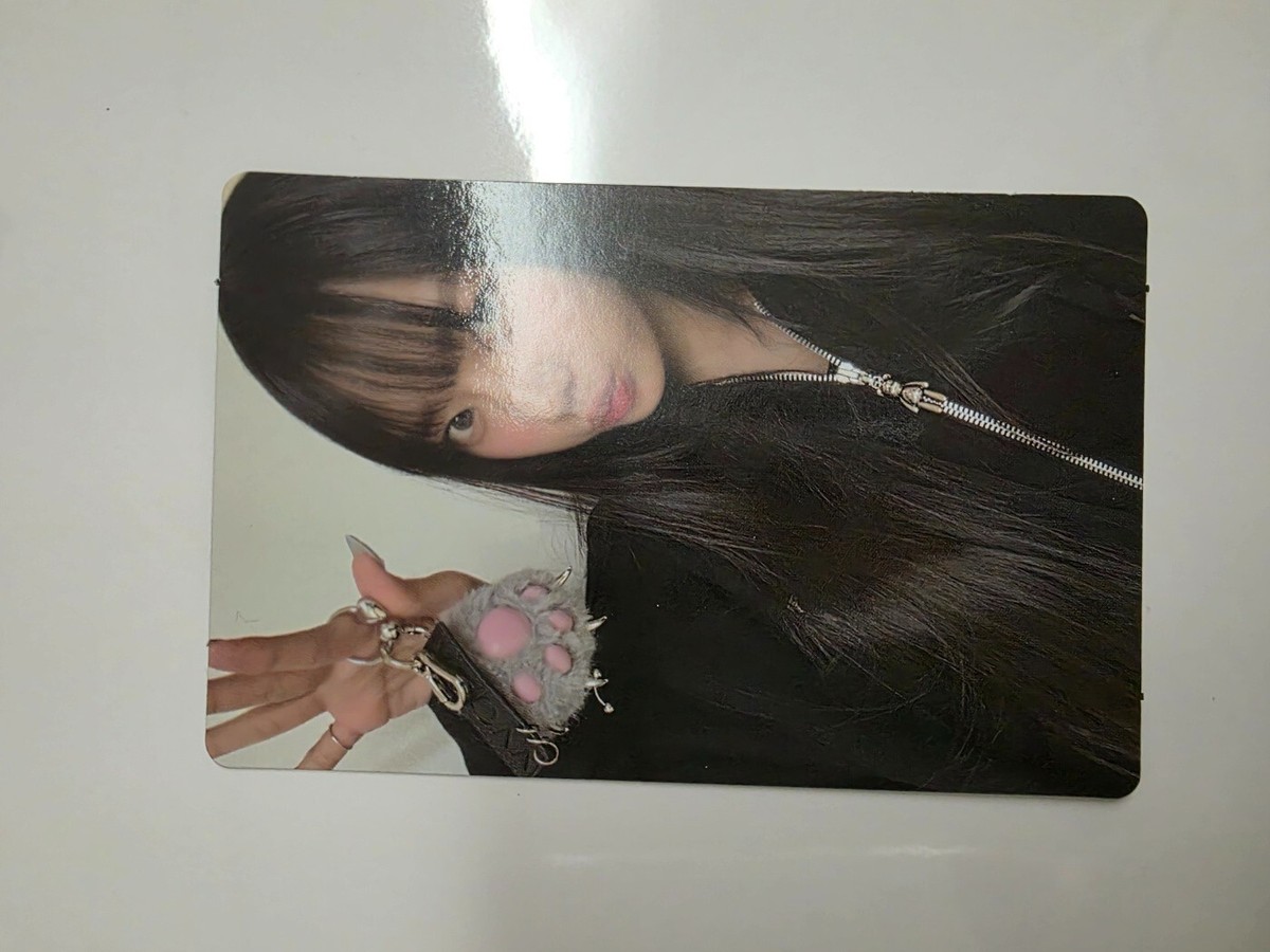 MEOVV 1st EP ALBUM [ MY EYES OPEN VVIDE JELLY PAW ver