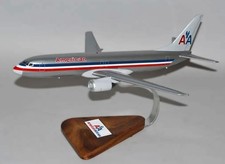 American Airlines Boeing 737-800 Old AA Logo Color Desk Model 1/100 SC Airplane